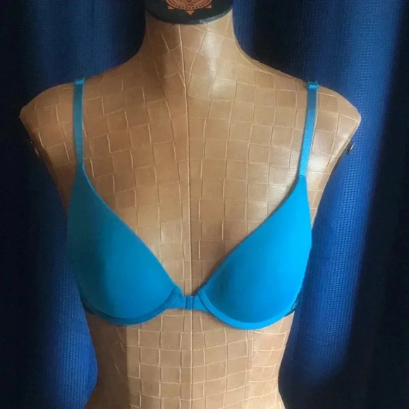 Size 32D T-shirt bra‎ from Victoria Secret - Picture 1 of 11